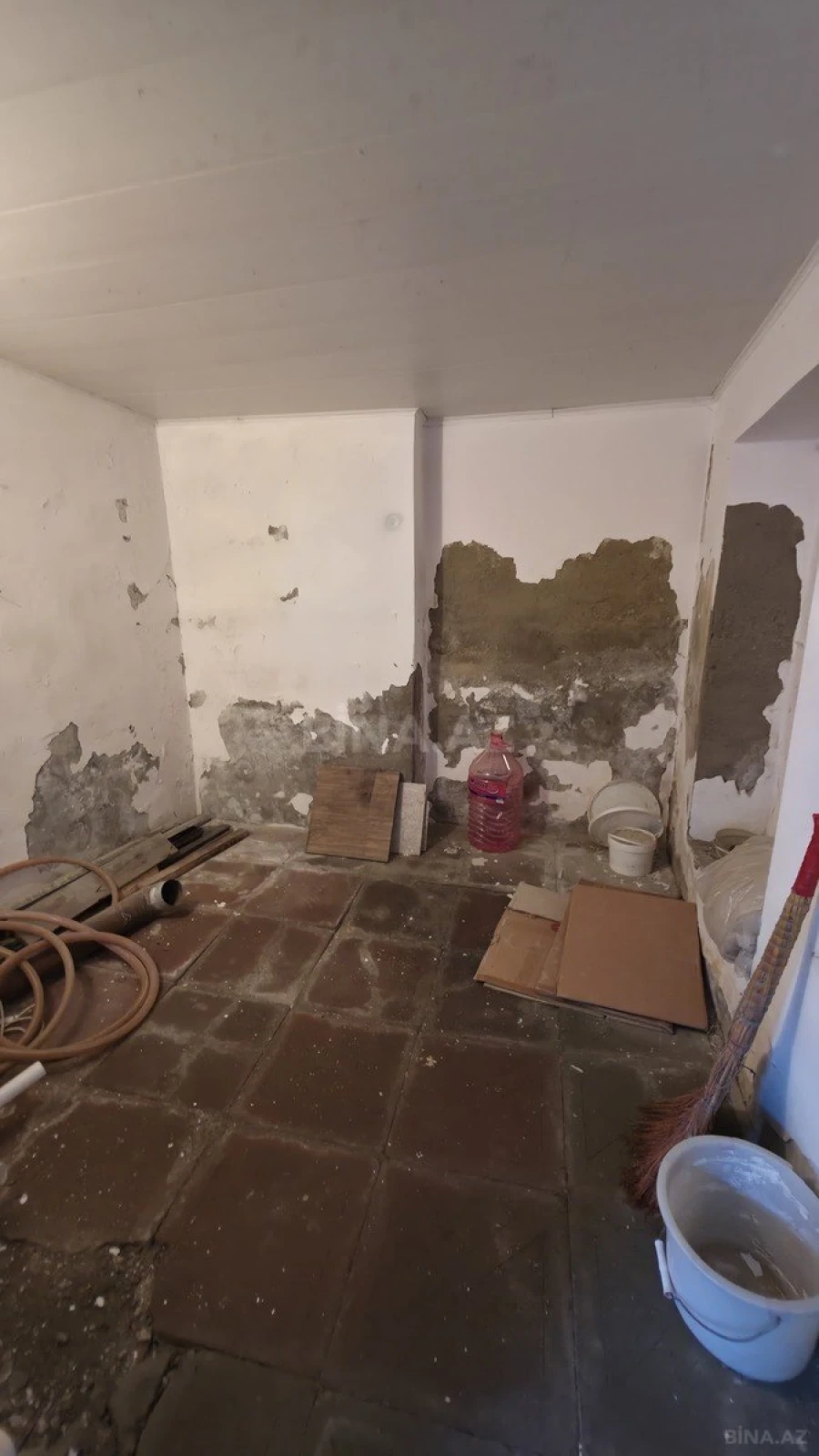 Satılır 11 otaqlı həyət evi 300 m²