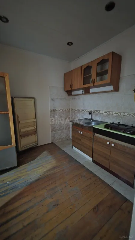 Satılır 11 otaqlı həyət evi 300 m²