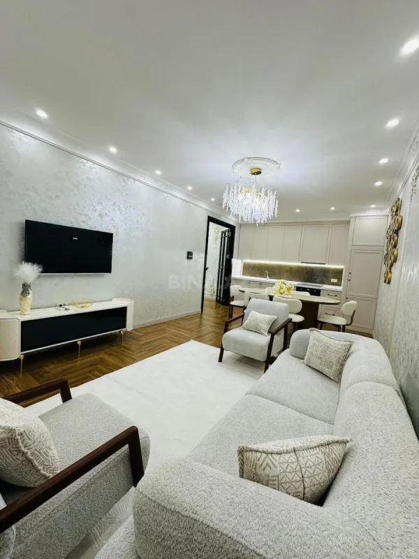 Satılır 3 otaqlı mənzil 107 m²