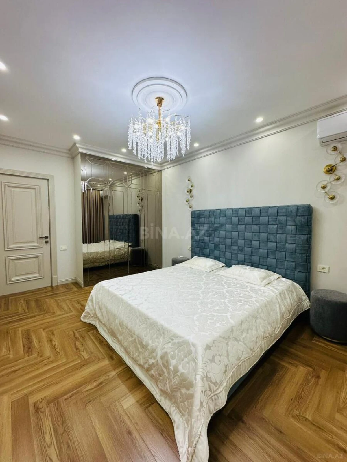 Satılır 3 otaqlı mənzil 107 m²