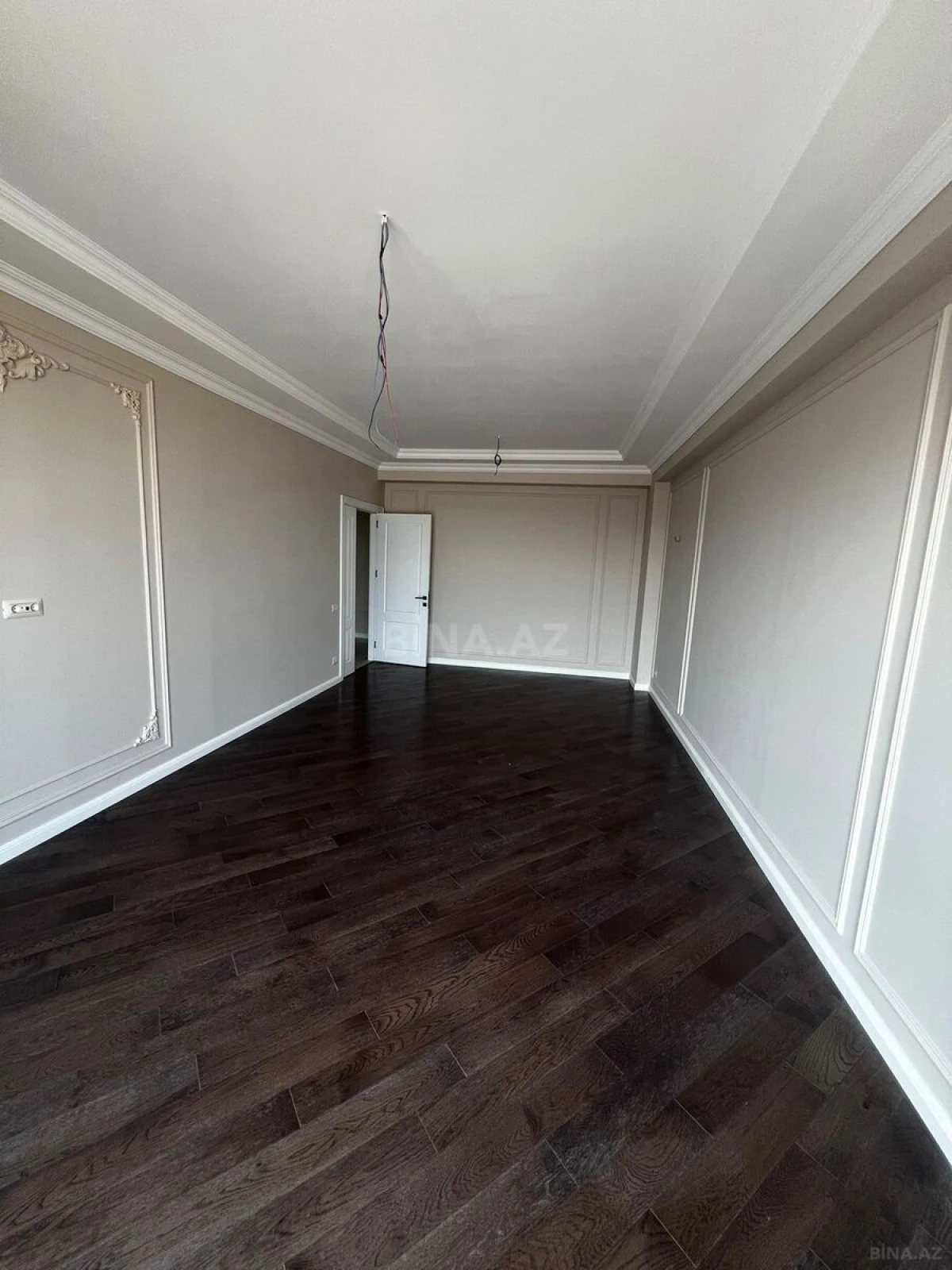 Satılır 4 otaqlı mənzil 120 m²