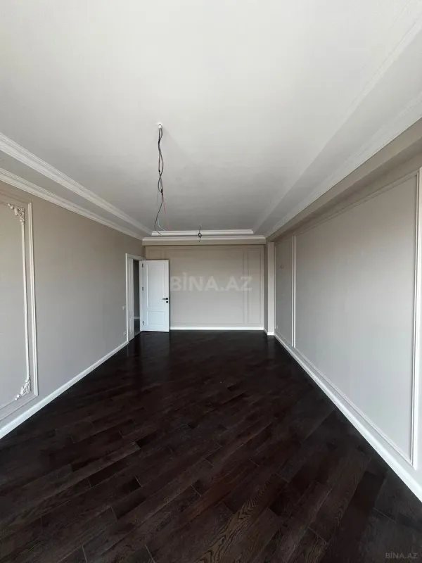 Satılır 4 otaqlı mənzil 120 m²