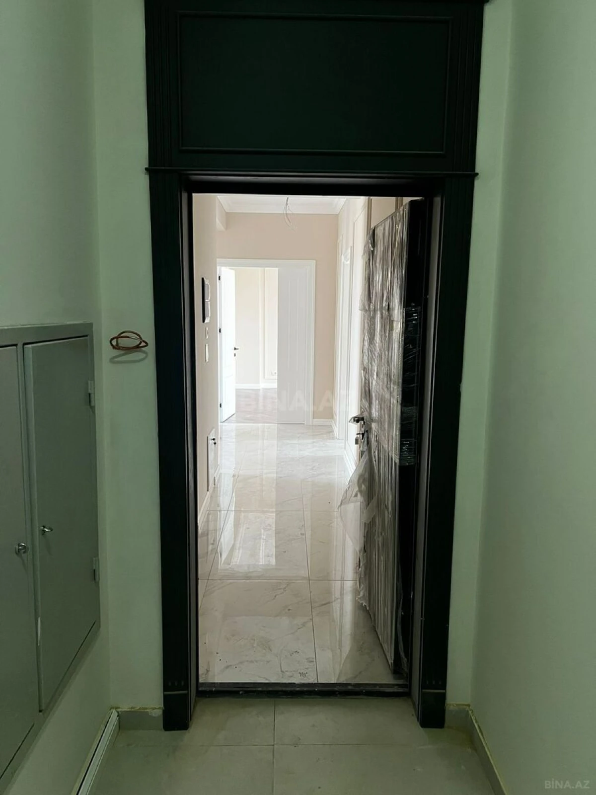 Satılır 4 otaqlı mənzil 120 m²