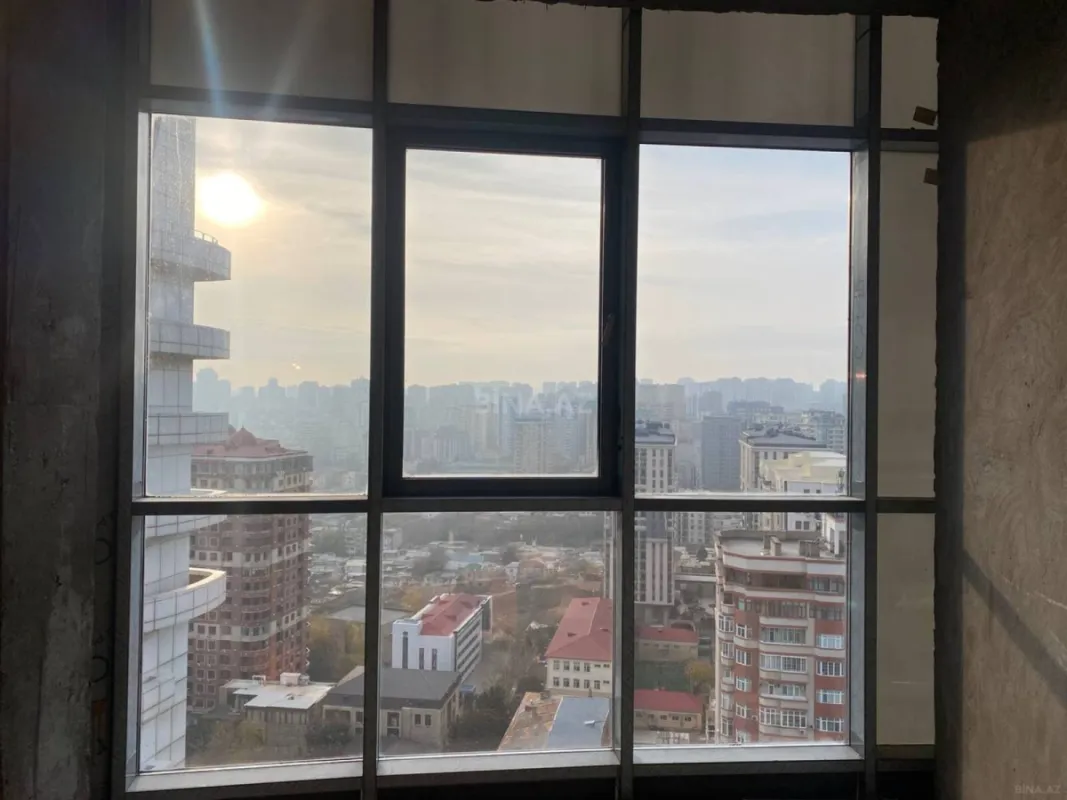 Satılır 4 otaqlı mənzil 224 m²