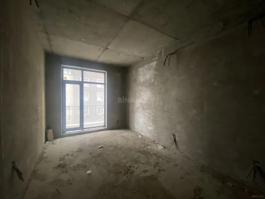 Satılır 4 otaqlı mənzil 224 m²