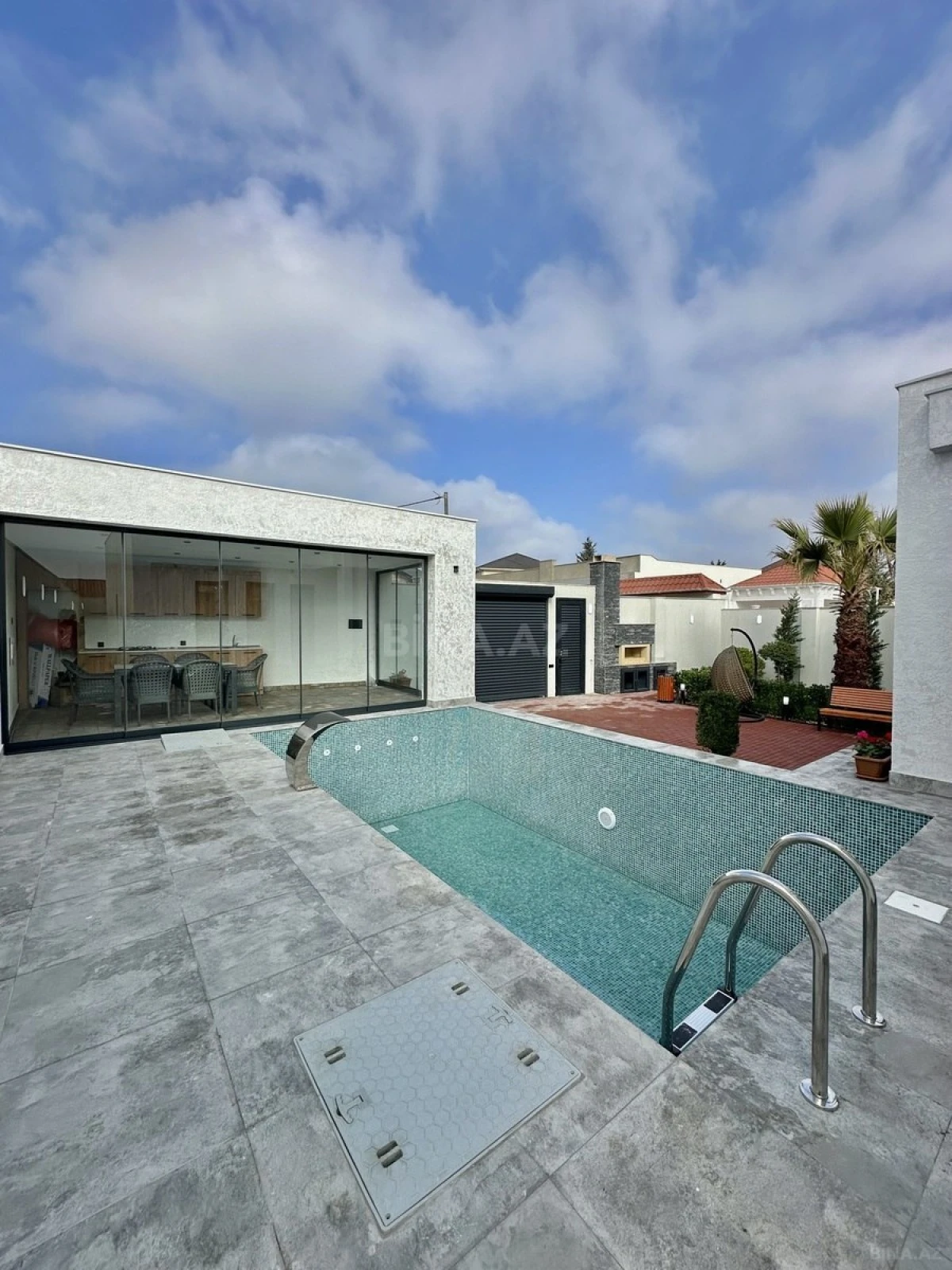 Satılır 4 otaqlı həyət evi 180 m²