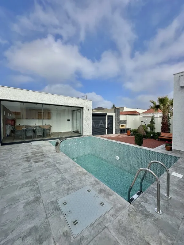 Satılır 4 otaqlı həyət evi 180 m²