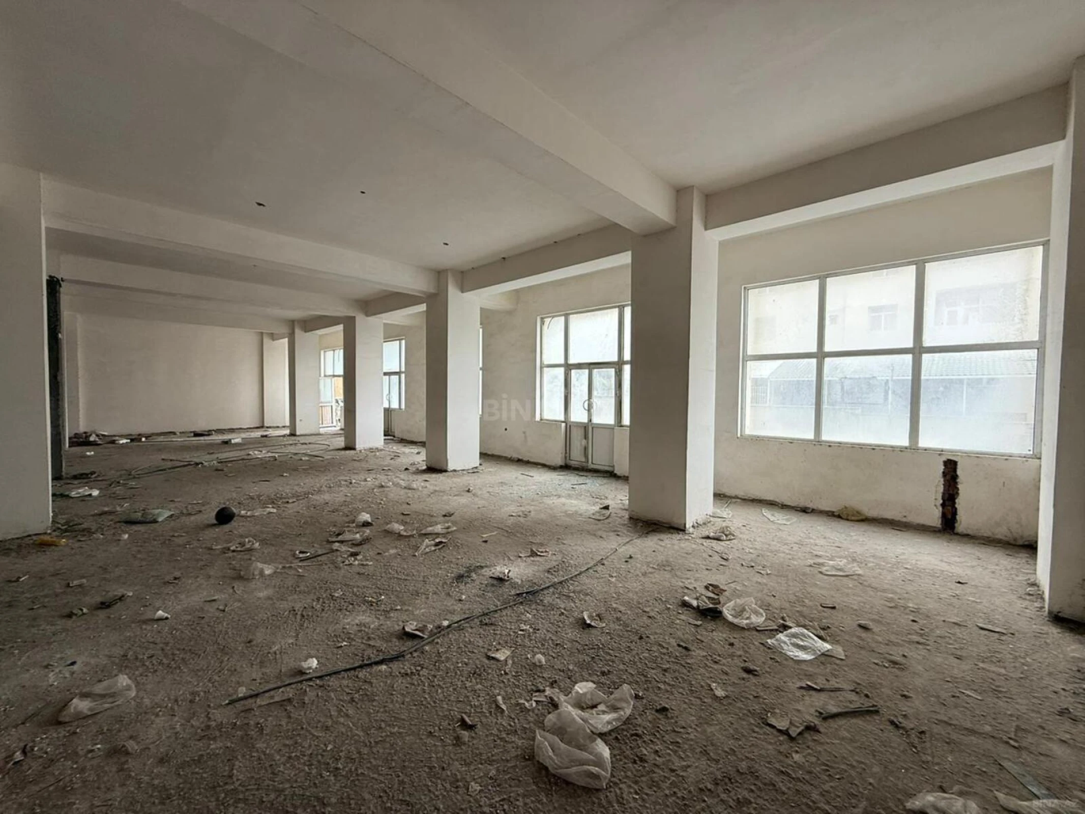 Satılır obyekt 600 m²