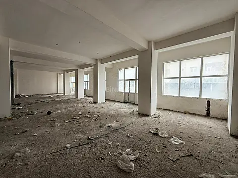 Satılır obyekt 600 m² — Bakı 600.00 m²