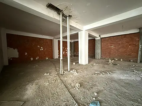 Satılır obyekt 600 m²