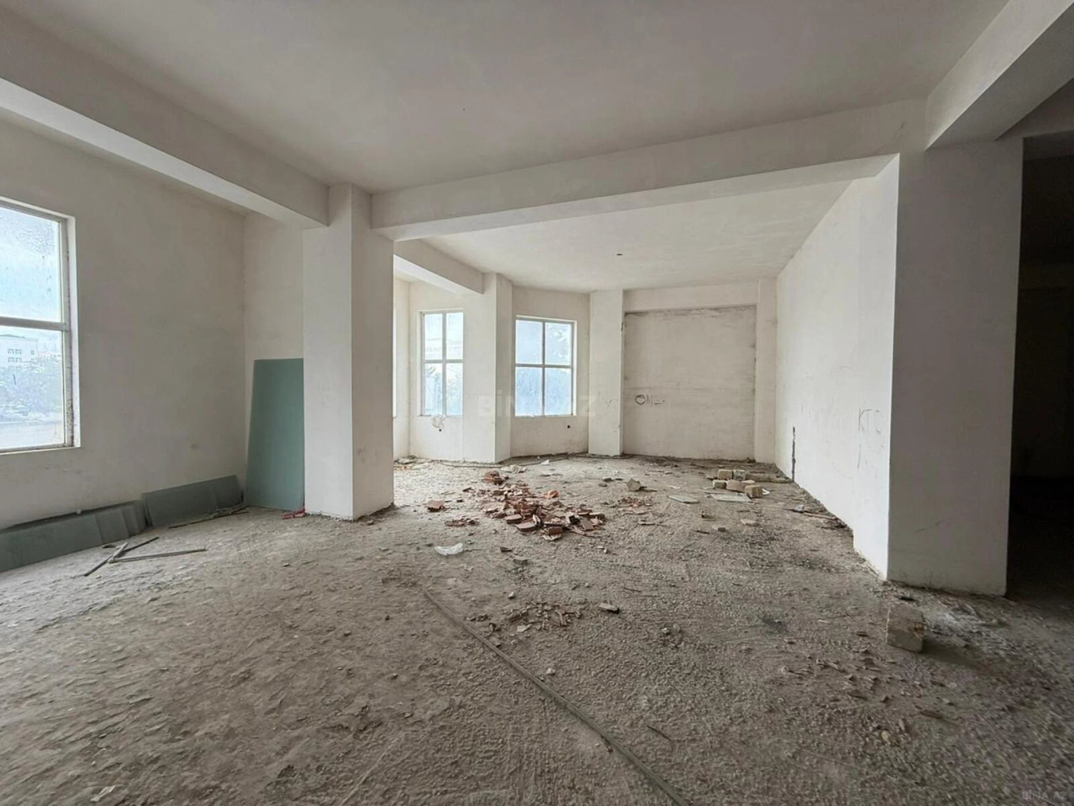 Satılır obyekt 600 m²