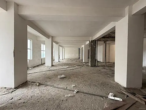 Satılır obyekt 600 m²