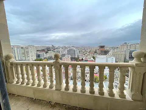 Satılır 4 otaqlı mənzil 231.4 m²