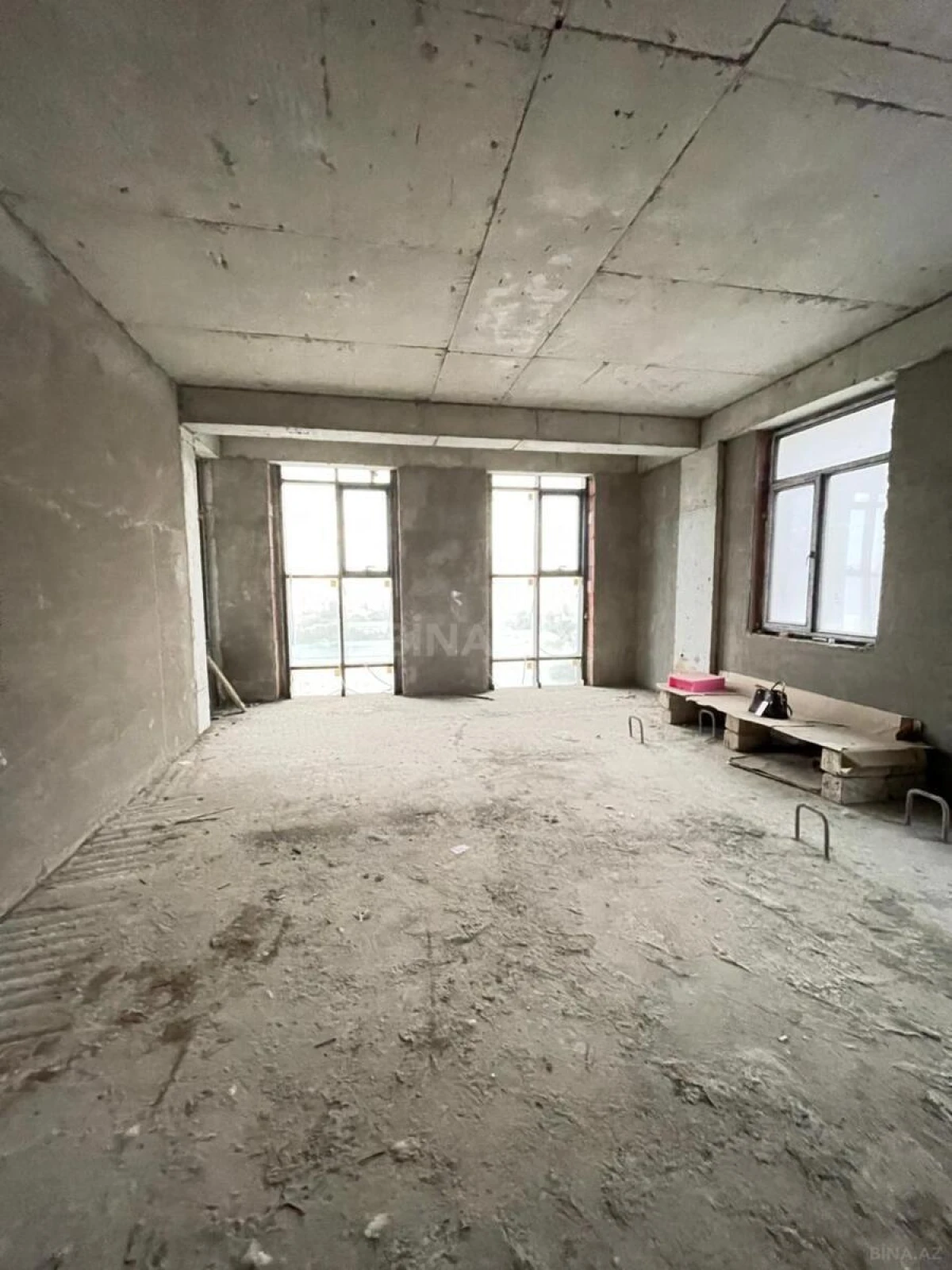 Satılır 4 otaqlı mənzil 231.4 m²