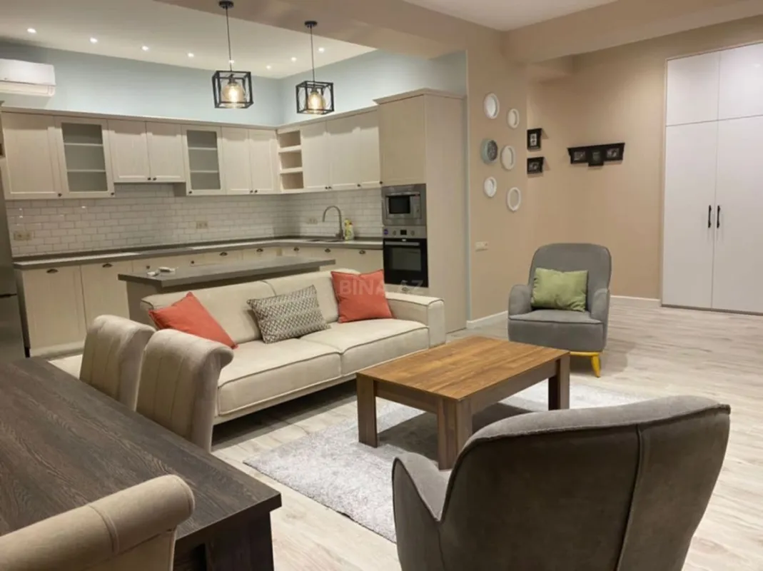 Kirayə verilir 3 otaqlı mənzil 120 m²