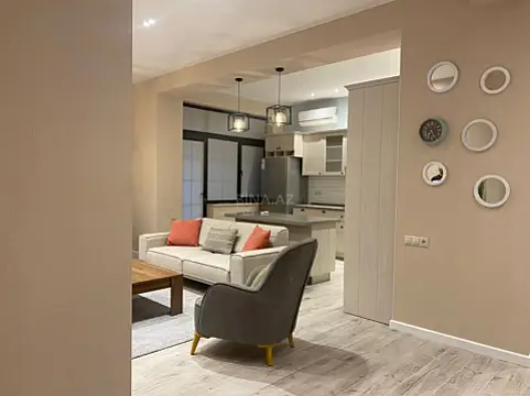 Kirayə verilir 3 otaqlı mənzil 120 m²