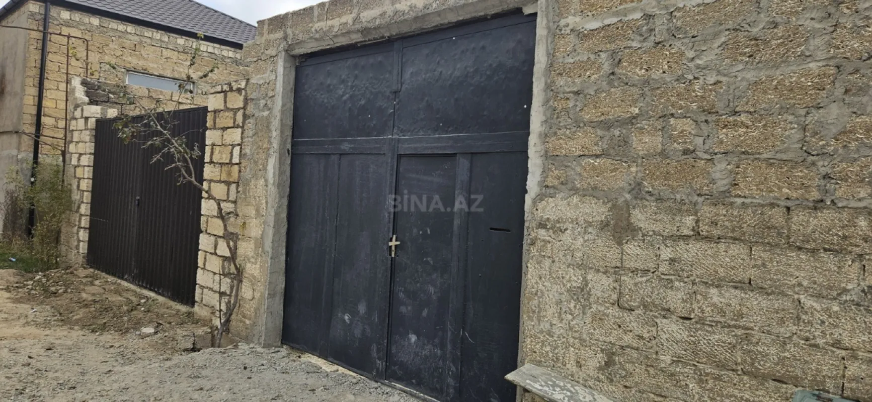 Satılır 4 otaqlı həyət evi 140 m²
