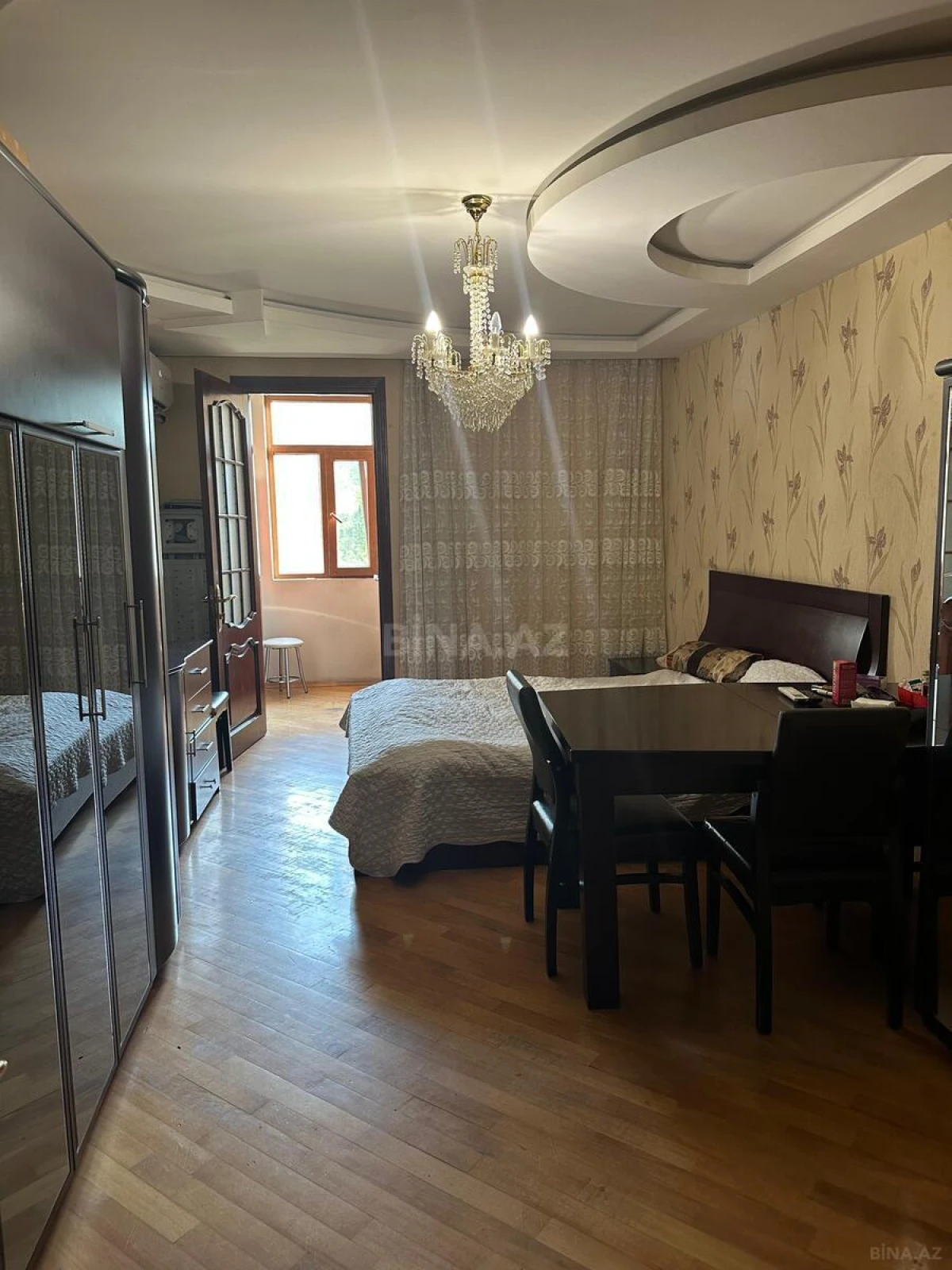 Satılır 4 otaqlı mənzil 120 m²