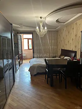 Satılır 4 otaqlı mənzil 120 m²