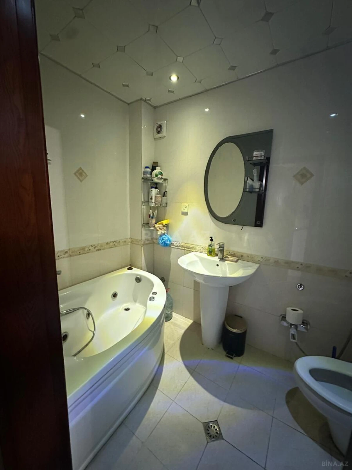 Satılır 4 otaqlı mənzil 120 m²