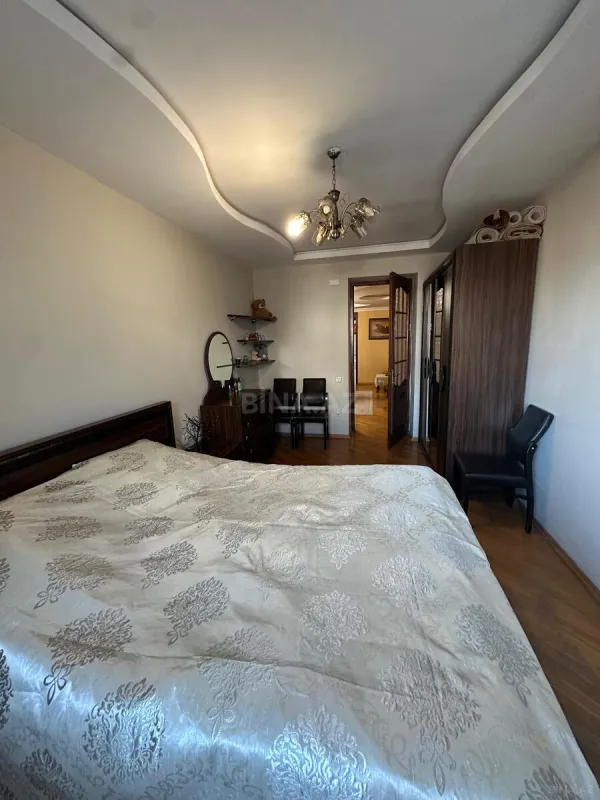 Satılır 4 otaqlı mənzil 120 m²