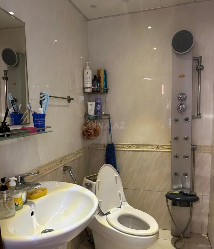 Satılır 4 otaqlı mənzil 120 m²