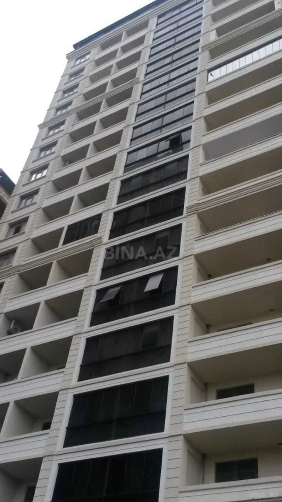 Satılır 2 otaqlı mənzil 119 m²
