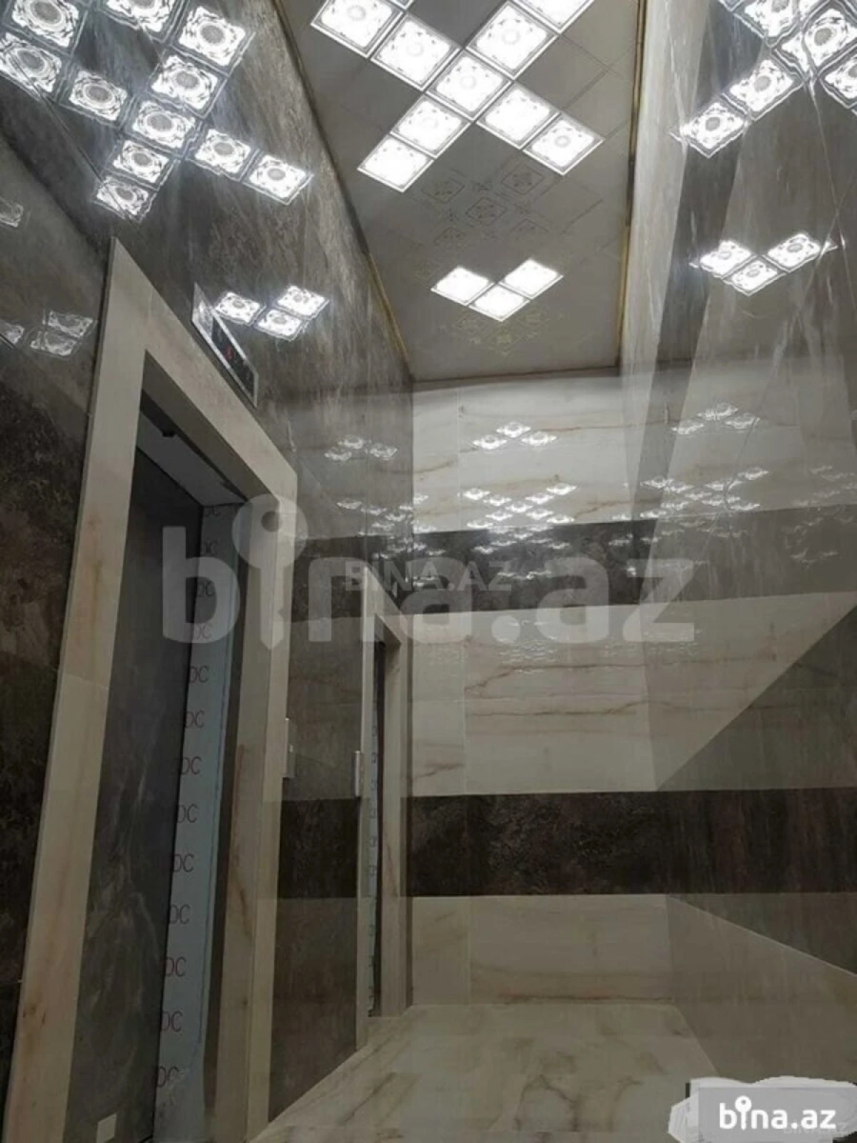 Satılır 2 otaqlı mənzil 119 m²