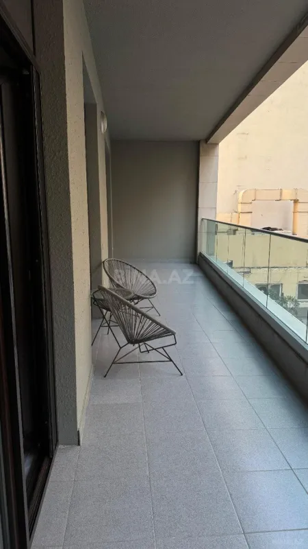 Kirayə verilir 3 otaqlı mənzil 145 m²