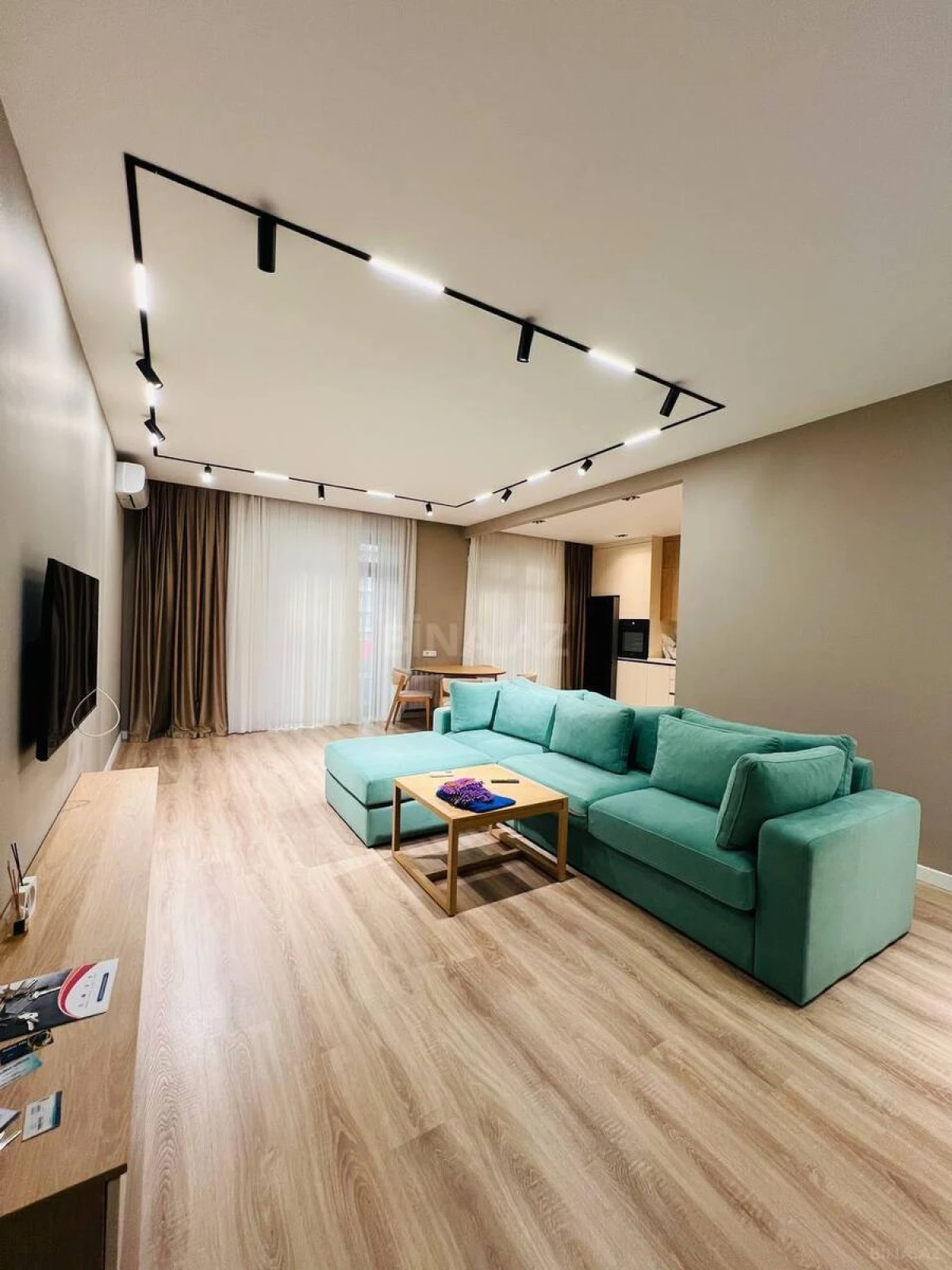 Kirayə verilir 3 otaqlı mənzil 145 m²