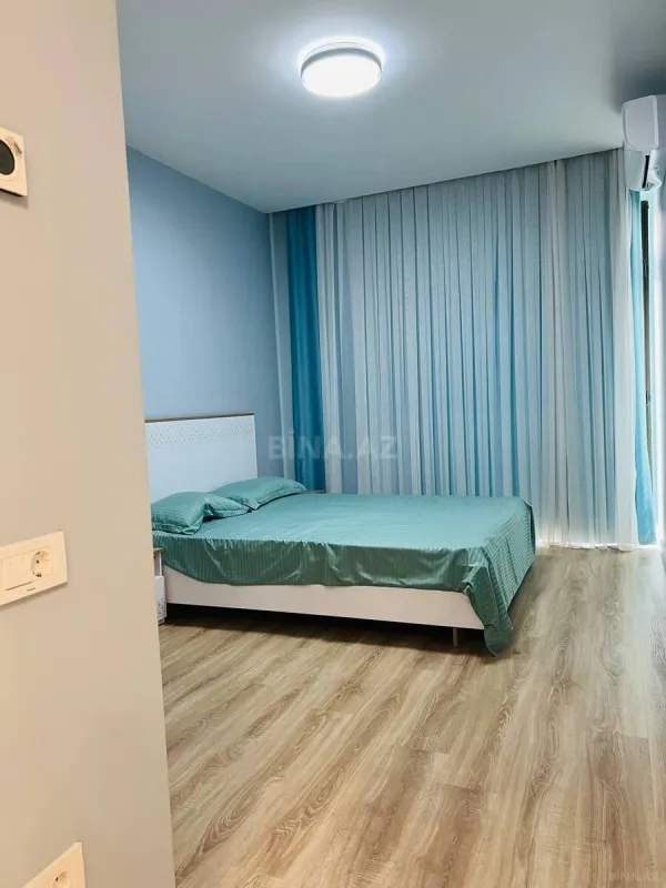 Kirayə verilir 3 otaqlı mənzil 145 m²