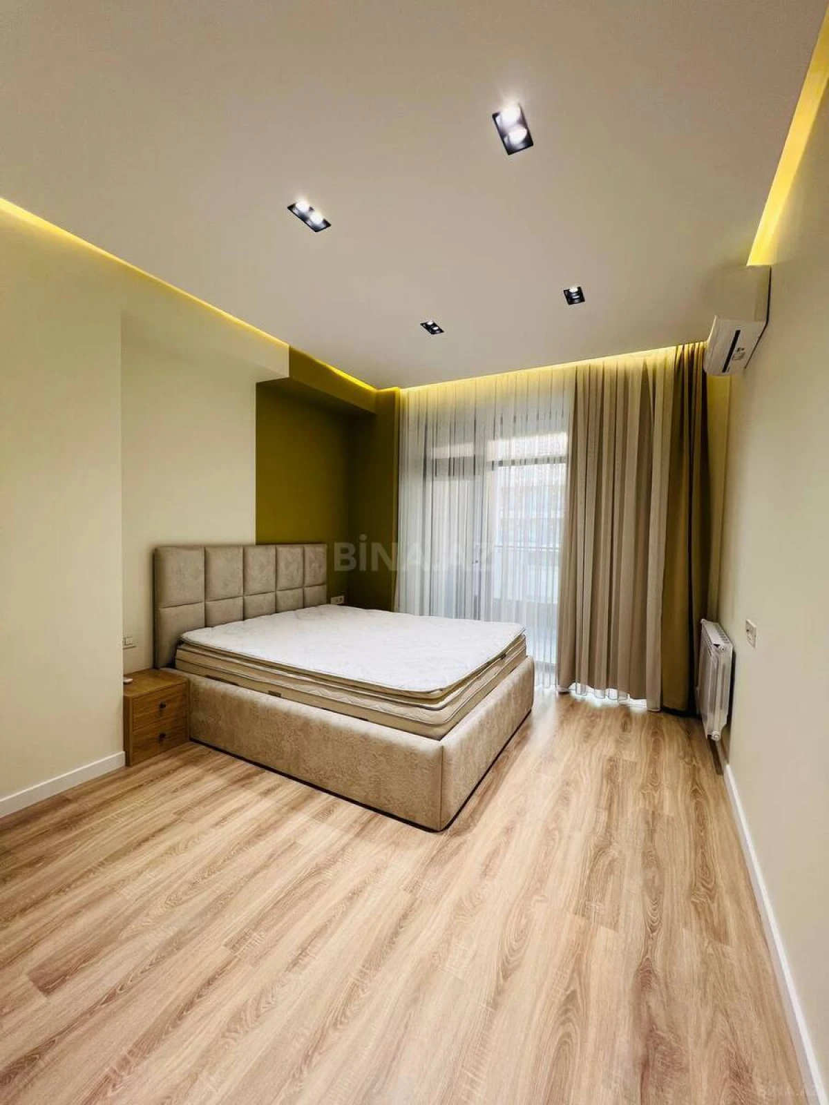 Kirayə verilir 3 otaqlı mənzil 145 m²