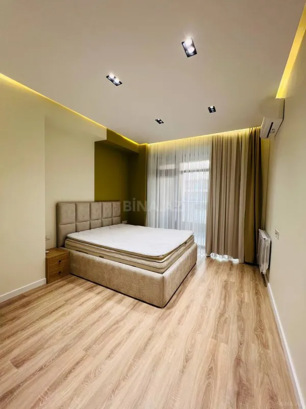 Kirayə verilir 3 otaqlı mənzil 145 m²