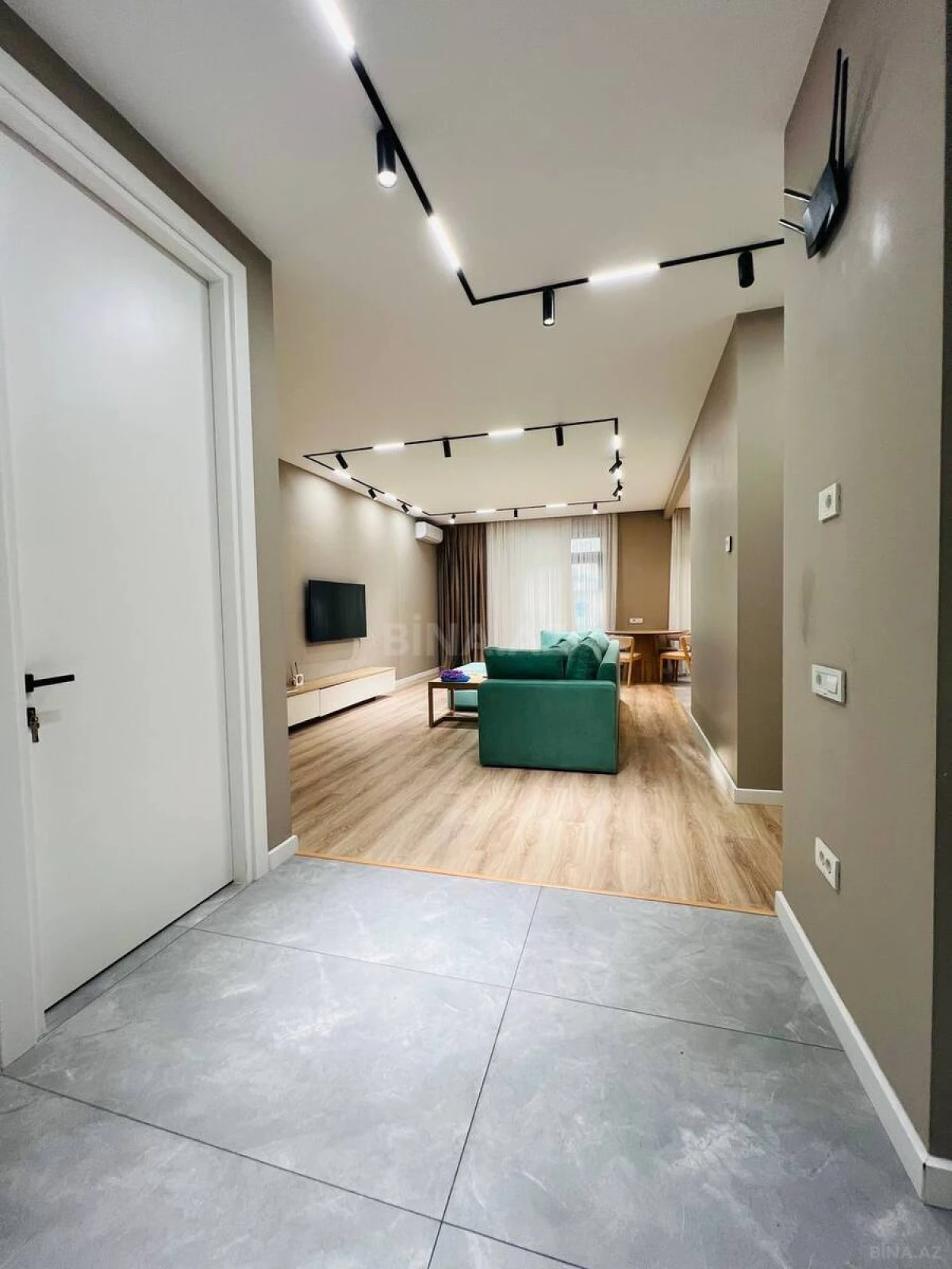 Kirayə verilir 3 otaqlı mənzil 145 m²