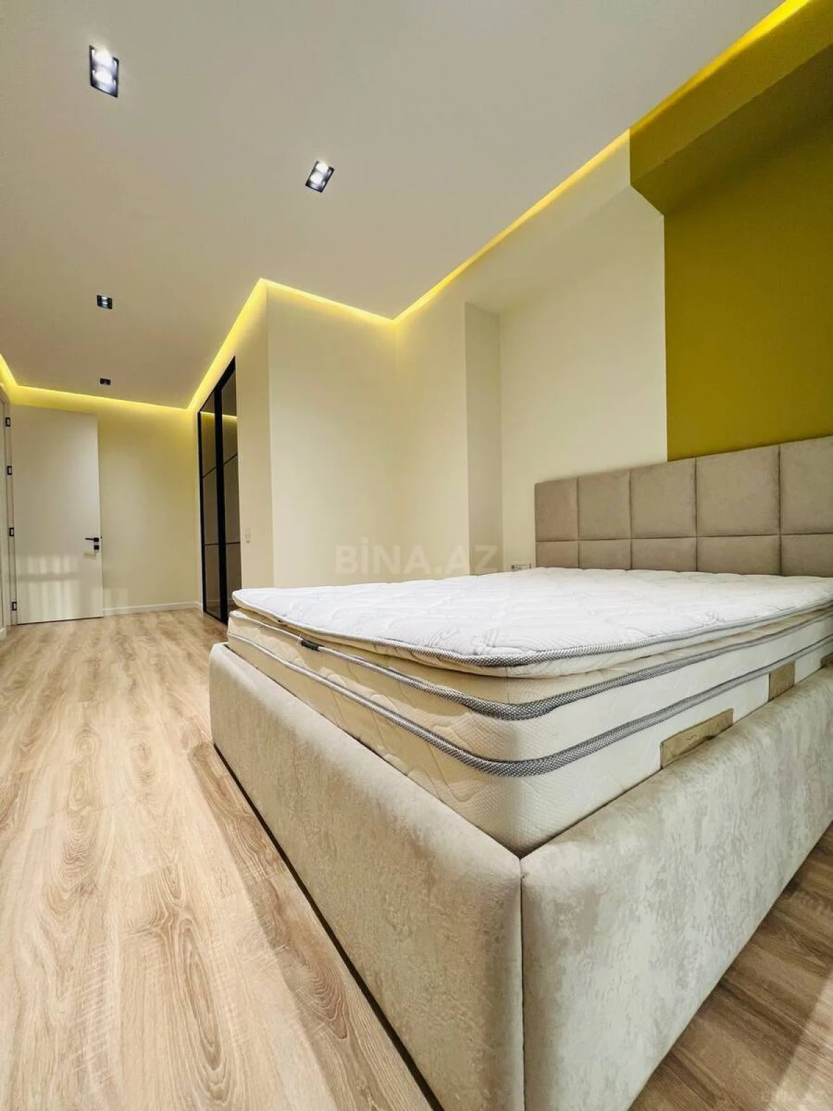 Kirayə verilir 3 otaqlı mənzil 145 m²