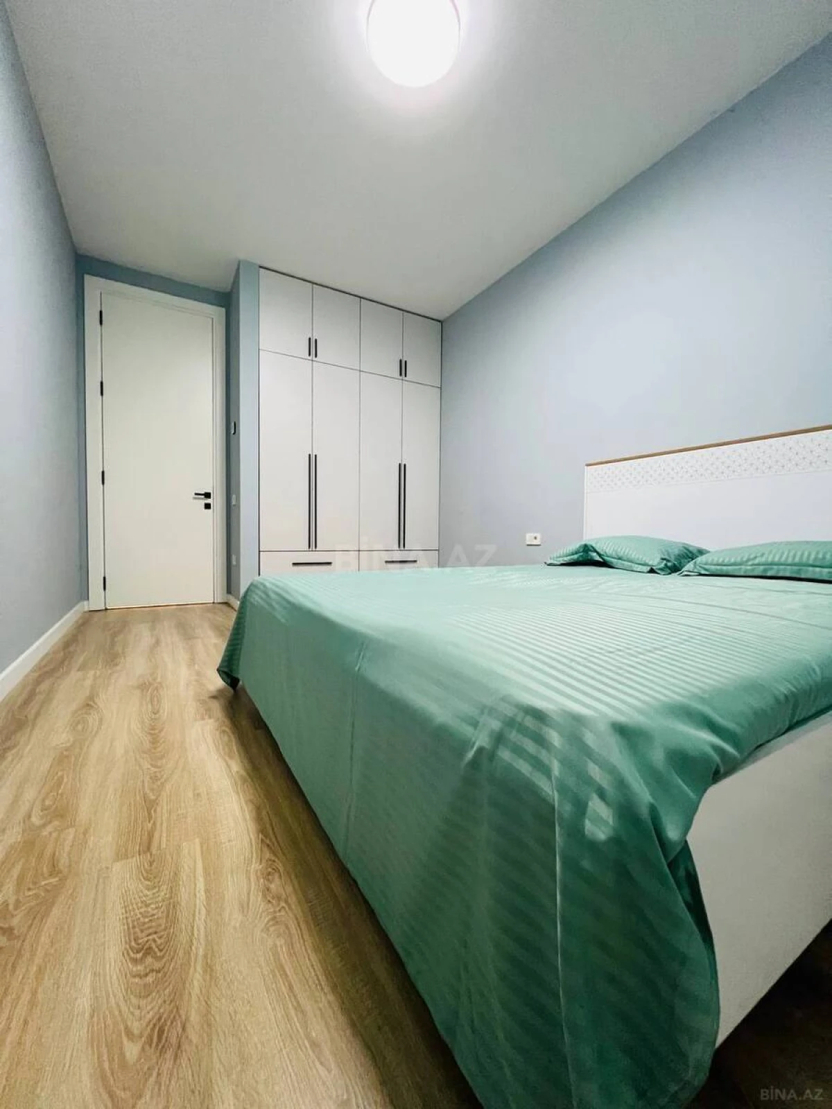 Kirayə verilir 3 otaqlı mənzil 145 m²