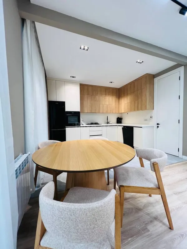 Kirayə verilir 3 otaqlı mənzil 145 m²