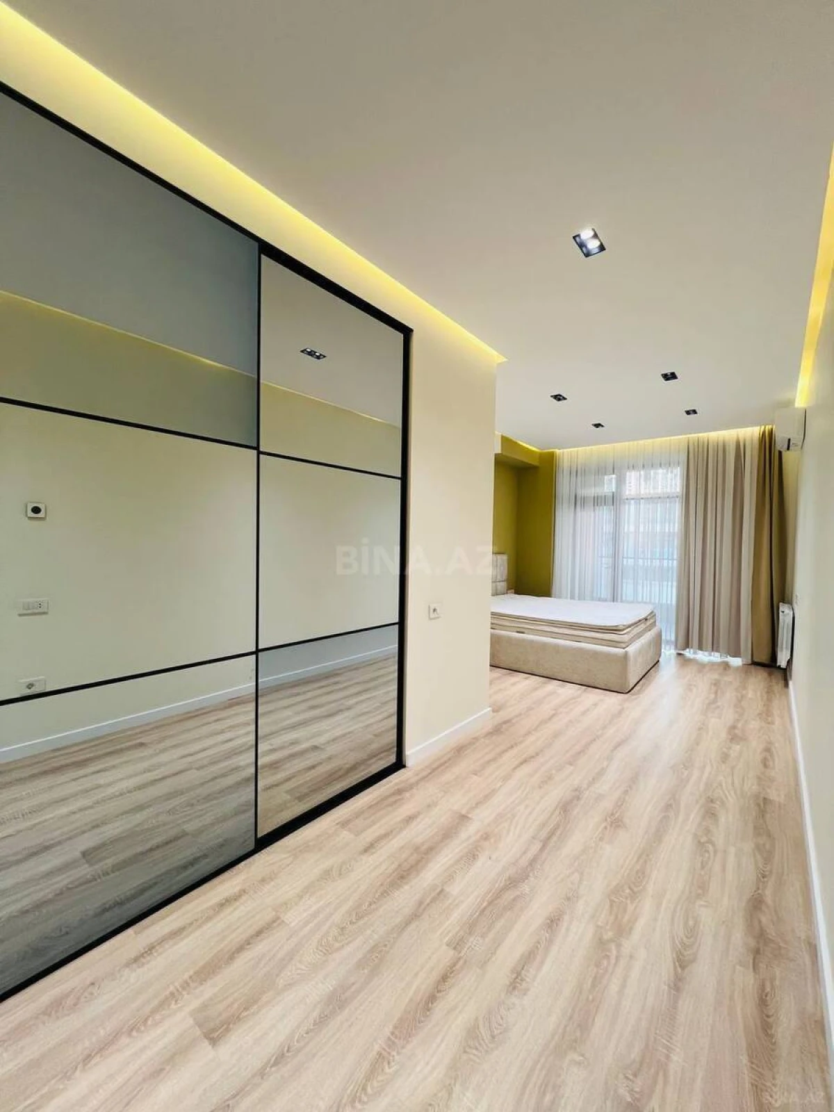 Kirayə verilir 3 otaqlı mənzil 145 m²