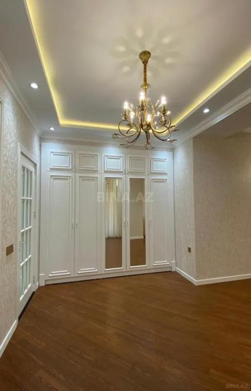Satılır 3 otaqlı mənzil 104 m²