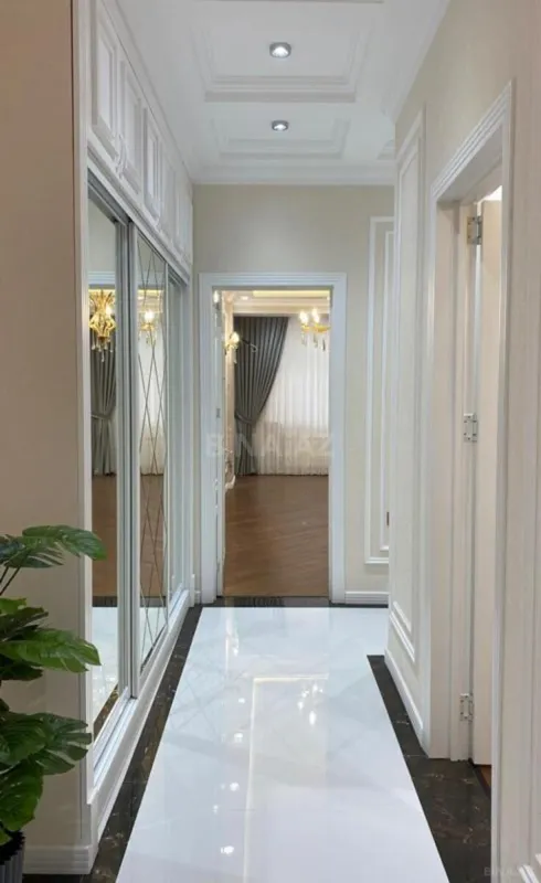 Satılır 3 otaqlı mənzil 104 m²