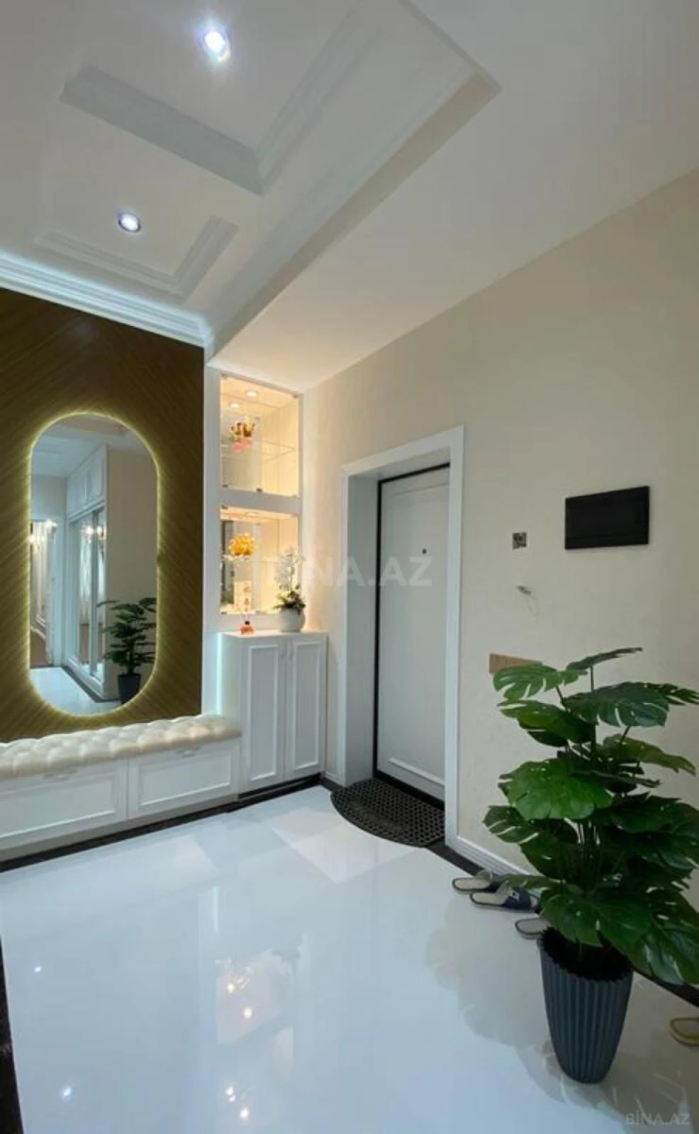 Satılır 3 otaqlı mənzil 104 m²