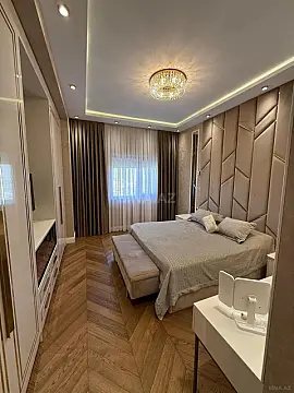Satılır 4 otaqlı mənzil 190 m²
