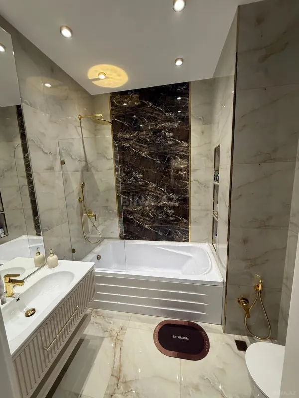 Satılır 4 otaqlı mənzil 190 m²