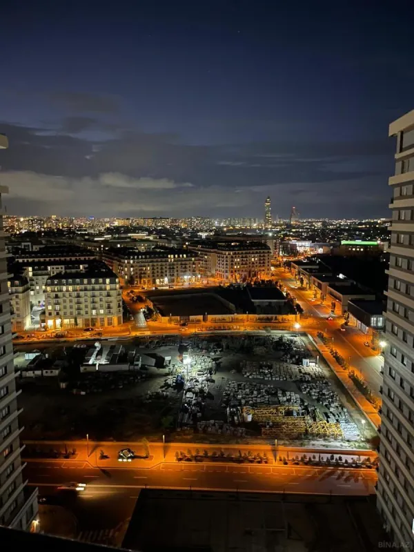 Satılır 4 otaqlı mənzil 190 m²