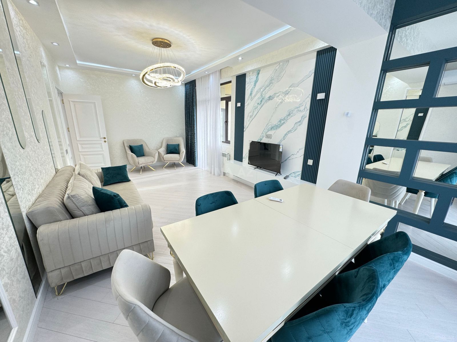 Kirayə verilir 3 otaqlı mənzil 130 m² — Bakı, Nizami 3 otaq 130.00 m²