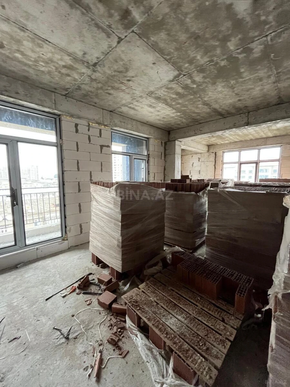 Satılır 3 otaqlı mənzil 127 m²