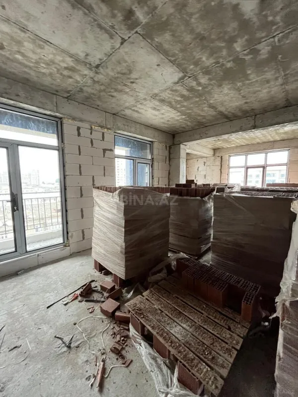 Satılır 3 otaqlı mənzil 127 m²