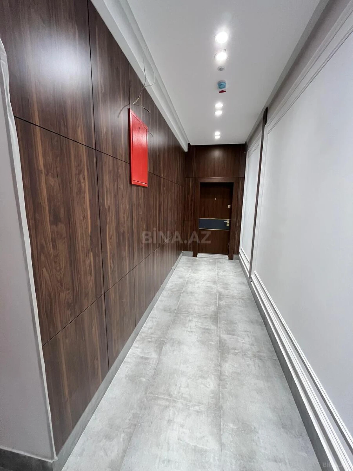 Satılır 3 otaqlı mənzil 127 m²