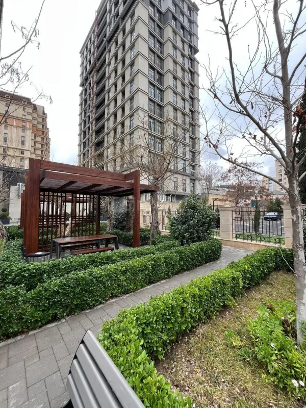 Satılır 3 otaqlı mənzil 127 m²