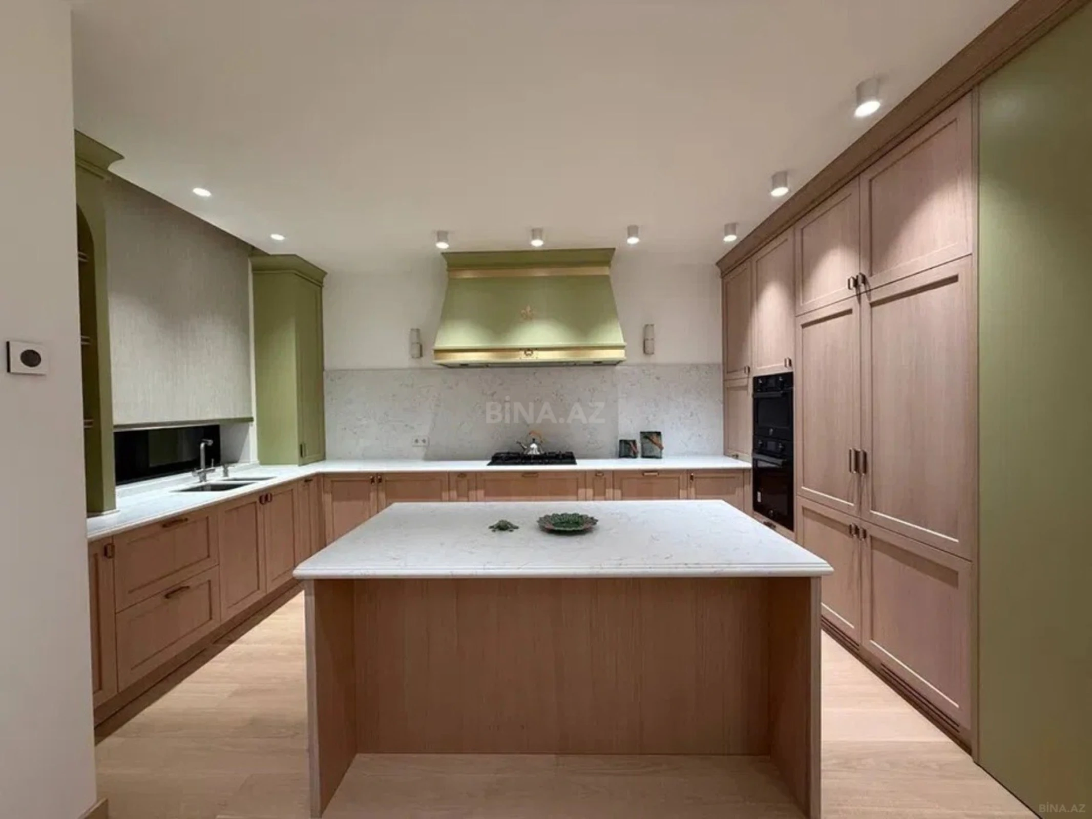 Kirayə verilir 2 otaqlı mənzil 75 m²